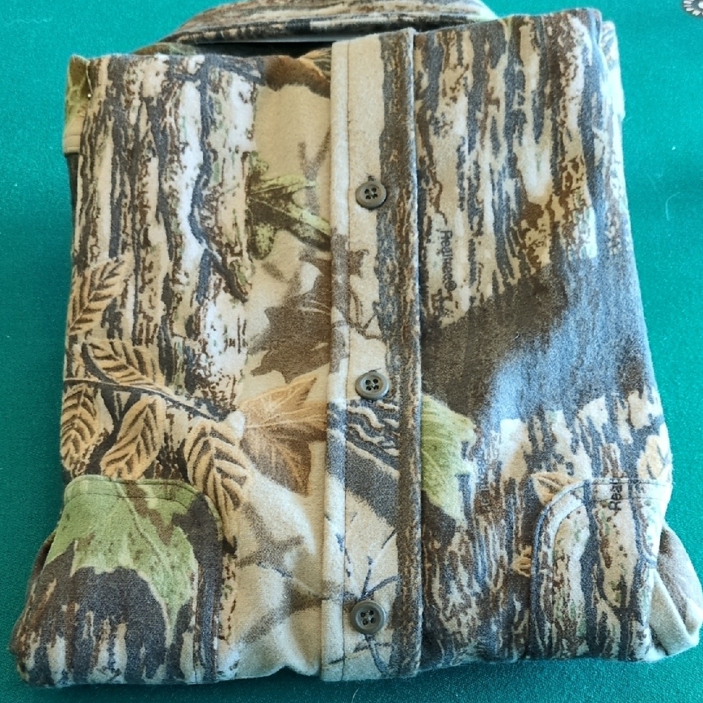 Cabela's Chamois Shirt in Realtree Camo XL/Reg NWT Make An Offer - Picture 4 of 5